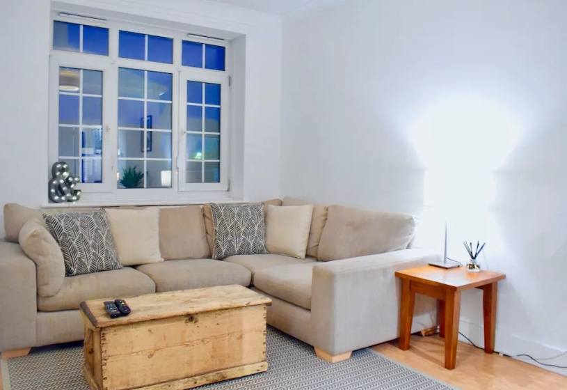 Central 1 Bedroom Flat Next to Tower Bridge — отель с удобствами в Лондоне