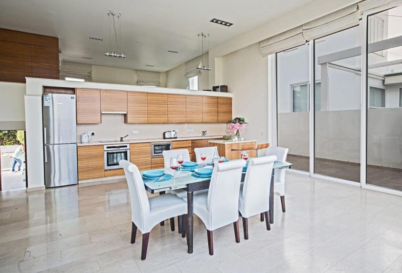 Villa Fig Tree Bay FrontlineLuxury 4BDR Sea-front Protaras Villa with Pool and Amazing views — отель в Протарас, Кипр