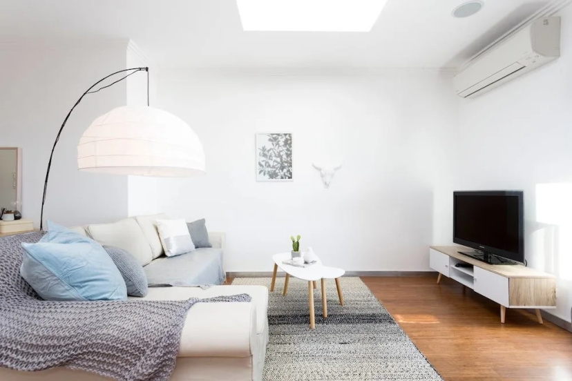 Цены на Beachside Apartment with Stunning Views & Parking в Сиднее
