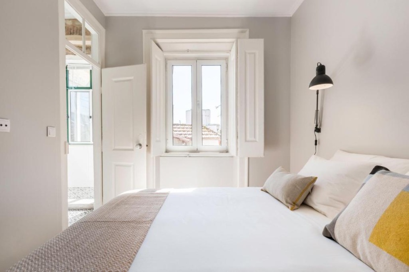 Charming Apartment Rua da Rosa 33 — отель с удобствами в Лиссабоне