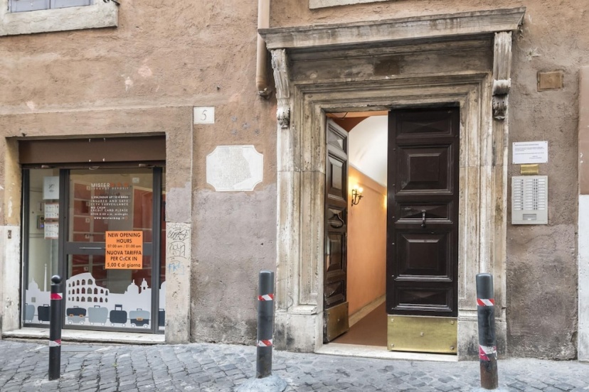 Aurora in Pantheon Apartment — забронировать отель в Риме