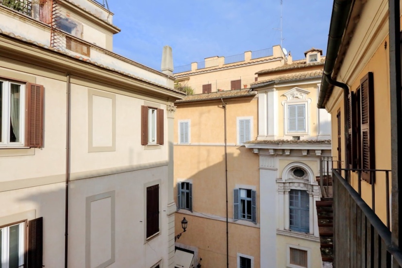 Spanish Steps Modern Apartment Balcony — отель в Риме, Италия