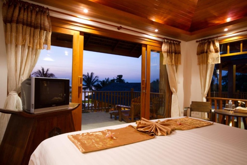 Baan Phulay Luxury Beachfront Villa — отель с удобным расположением в Кохе