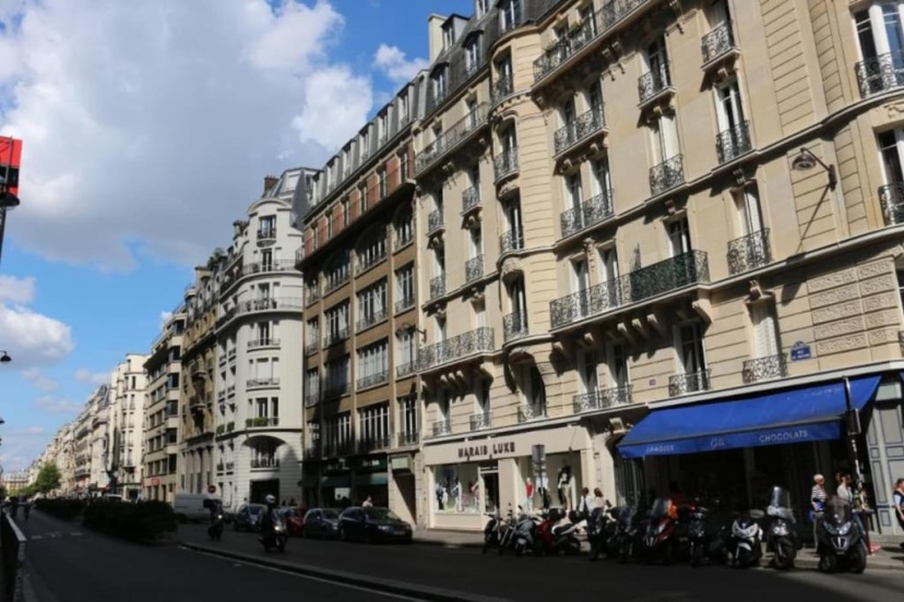 Цены на Lovely apartement in LE MARAIS в Париже