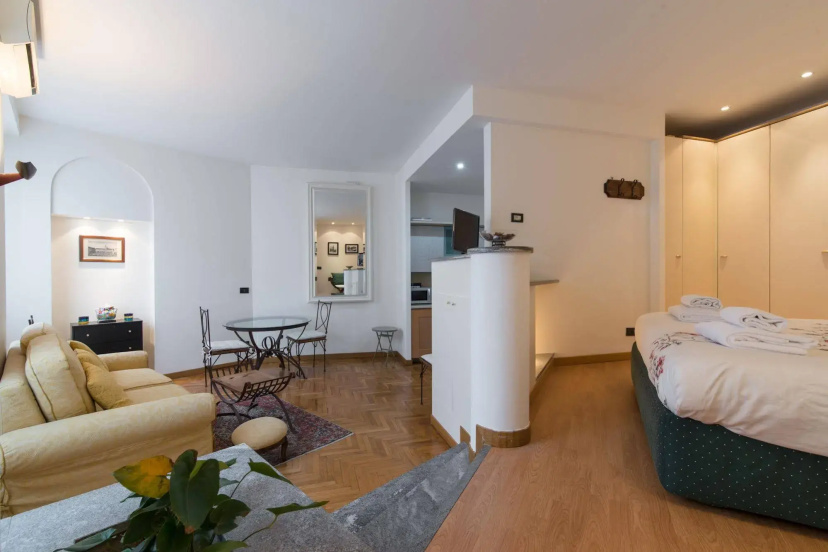 Цены на At Home Heart of Milan - Duomo Apartment в Милане