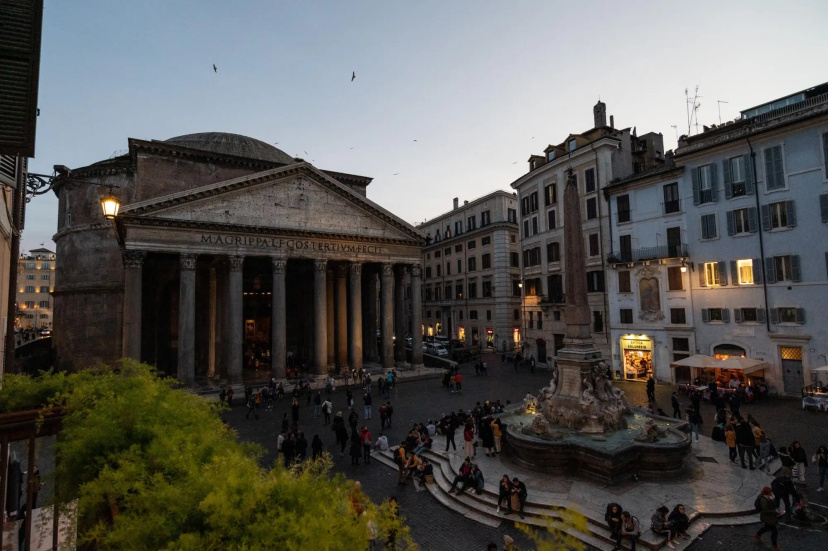 Casa Morgana by Dbalconycollection at the Pantheon — комфортный отель в Риме