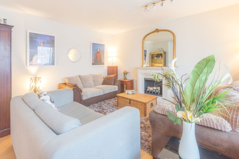 OPS 2 Bed 1 Bath Apartment — забронировать отель в Лондоне