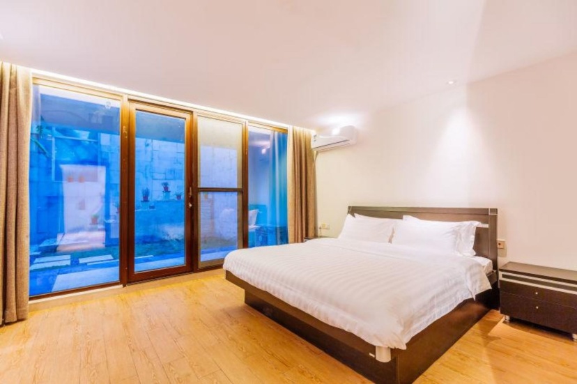 Tide Inn Sanya — отель с удобствами в Санье
