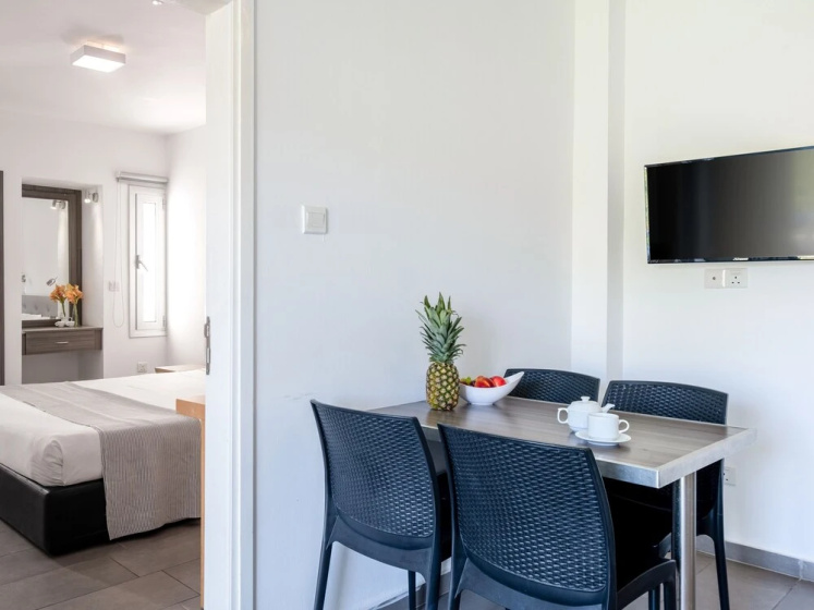 Rio Gardens - Rich 1-bdr Apt w Balcony 3 — отель в Айя-Напа, Кипр