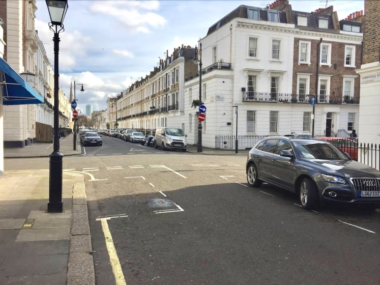 Apartment Near Victoria Station — отель с удобным расположением в Лондоне