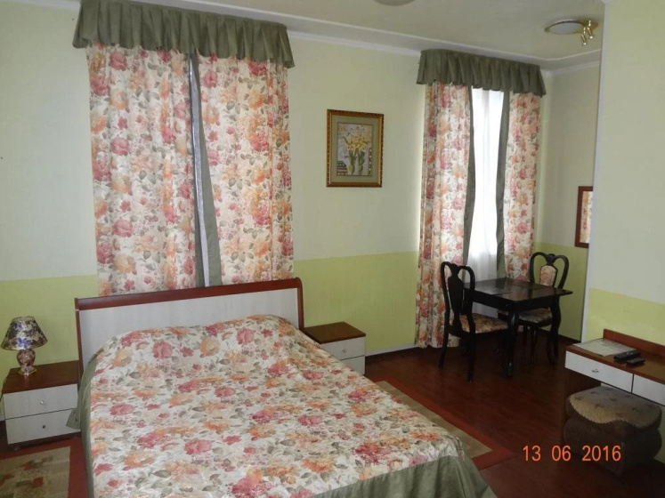 Hotel Dama s Sobach'koy — отель с удобствами в Астрахани