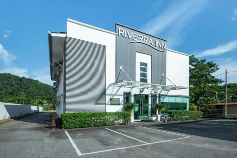 Riverra Inn Langkawi — отель с удобствами в Лангкави
