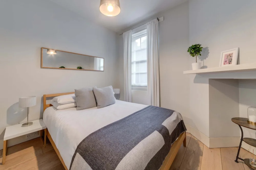 The Foxhole - Fitzrovia - by Frankie Says — отель с удобным расположением в Лондоне