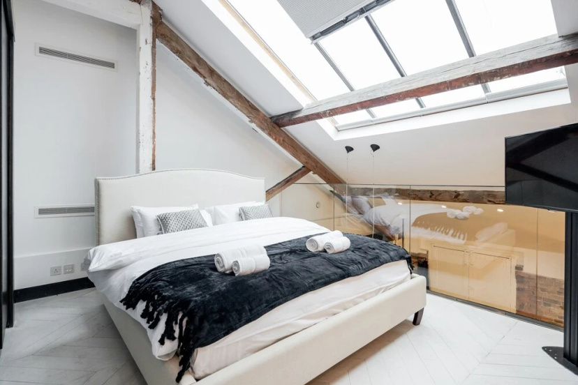 Skyline Water Front Penthouse Apartment — отель с удобствами в Лондоне