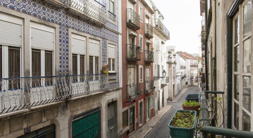 Feels Like Home - Central Flat in Bairro Alto — комфортный отель в Лиссабоне