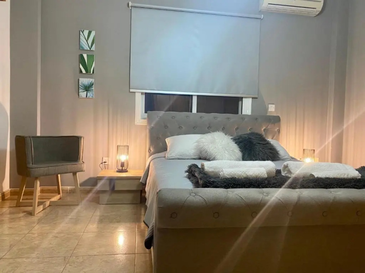 Acropolis Villa 8 — отель с удобствами в Пафос