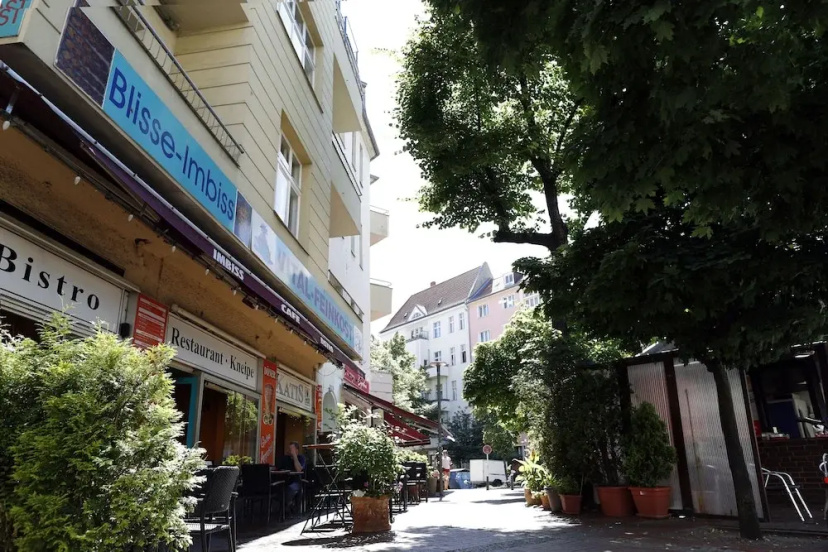 RockChair Apartment Blissestraße — отель с удобным расположением в Берлине