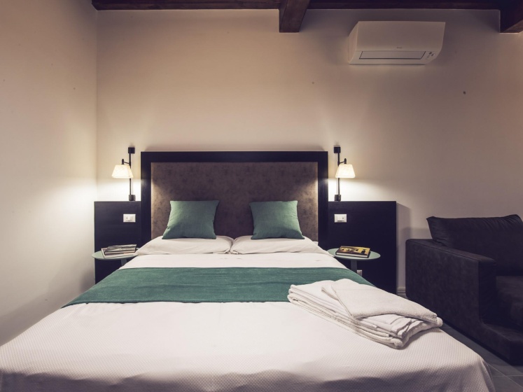 Panisperna Suite 1 Bedroom — отель с удобным расположением в Риме