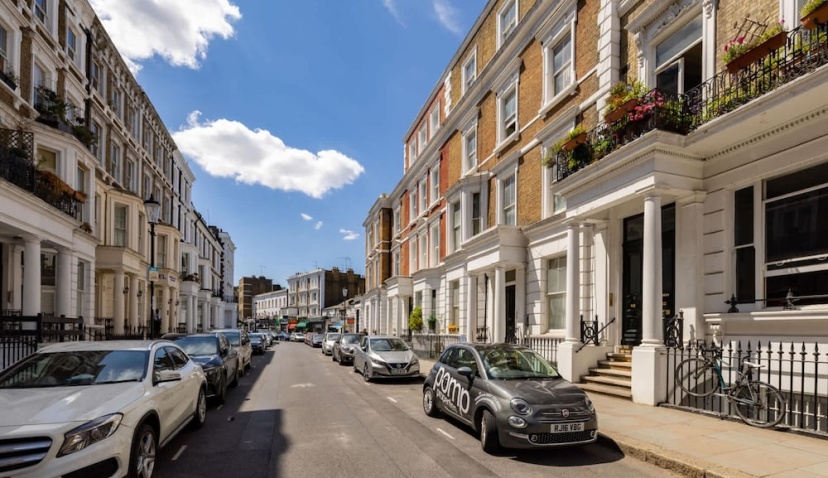 Light-filled Studio With AC - Earl s Court — забронировать отель в Лондоне