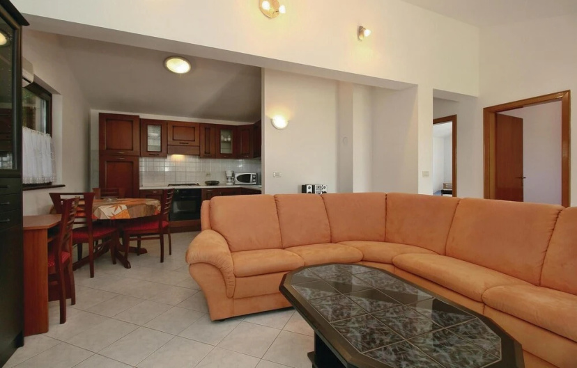Awesome Home in Porec With Wifi and 2 Bedrooms - Hotel in Porec - Photo 1