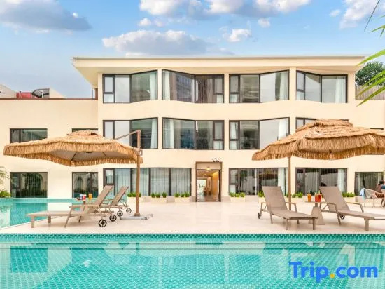 Faniin · Between flowers Courtyard Villa — забронировать отель в Чэнду