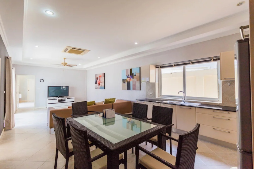Цены на Majestic Pool Villa by Pattaya Sunny Rentals в Паттайе