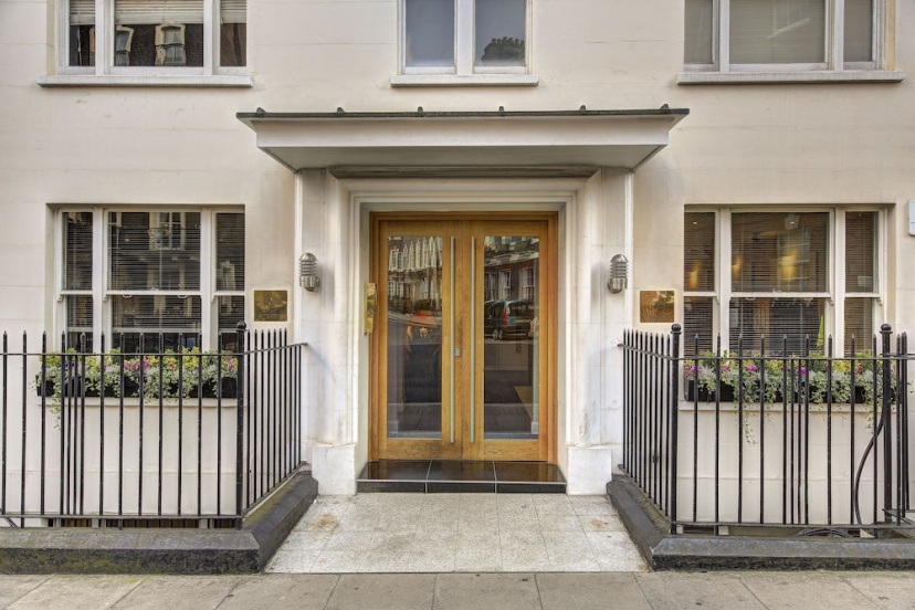 Hill Street Mayfair Apartments — отель с удобным расположением в Лондоне