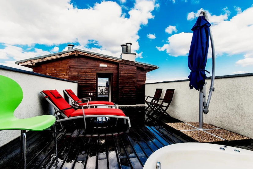 Rooftop 3 Bedroom Apartment Roof Terrace — отель с удобным расположением в Будапеште