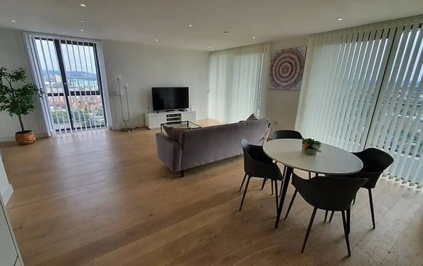 Royal Wharf Excel - 2 Bed Close To City Airport — комфортный отель в Лондоне
