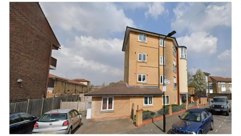 Цены на London Zone 2 Lovely 4 bedroom Apartment - 3 Trowbridge Road в Лондоне