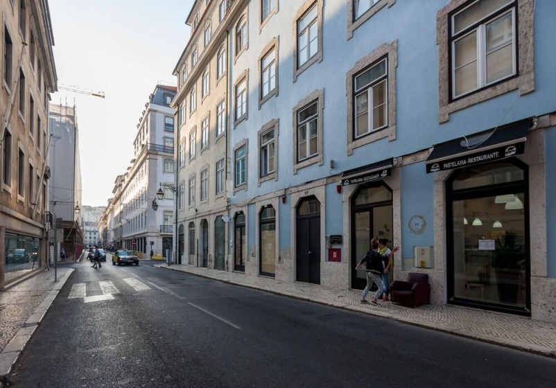 Baixa Vintage Three-Bedroom Apartment - by LU Holidays — комфортный отель в Лиссабоне