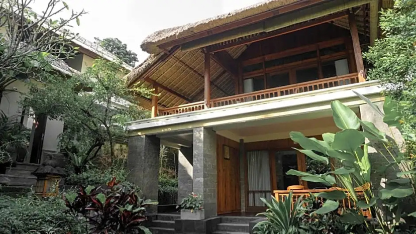 Umah Lawas Villa Ubud — отель с удобствами в Убуде