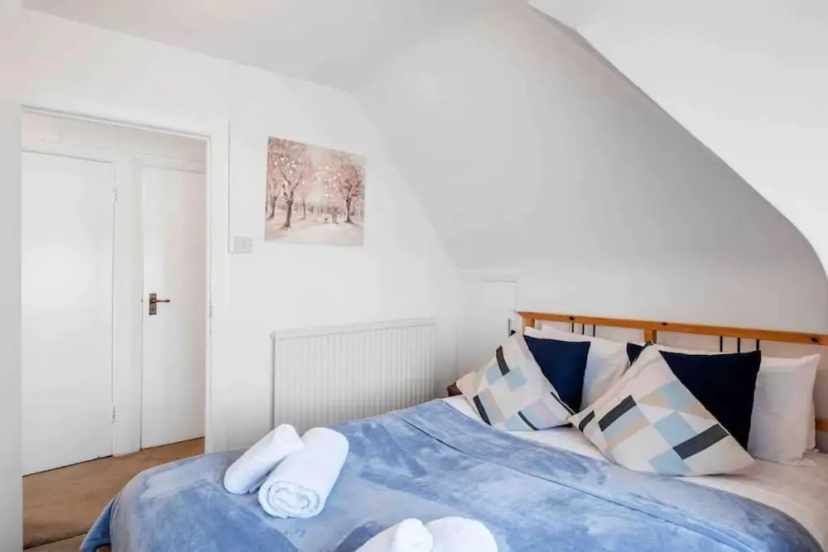 Duplex 3 Bedroom Flat Golders Green Central London — комфортный отель в Лондоне