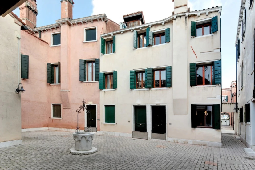 Piazzale Roma Venice Apartment — забронировать отель в Венеции