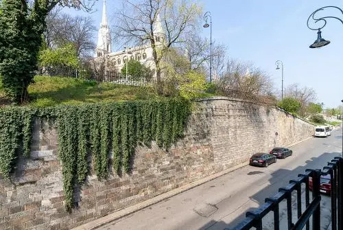 Buda Castle Serpentine Apartments — отель с удобным расположением в Будапеште