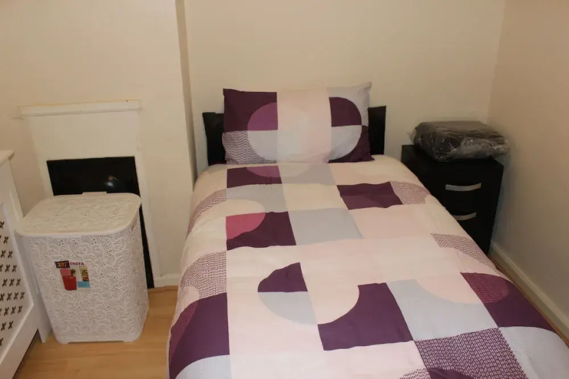 Lovely 4 Bed House London — комфортный отель в Лондоне