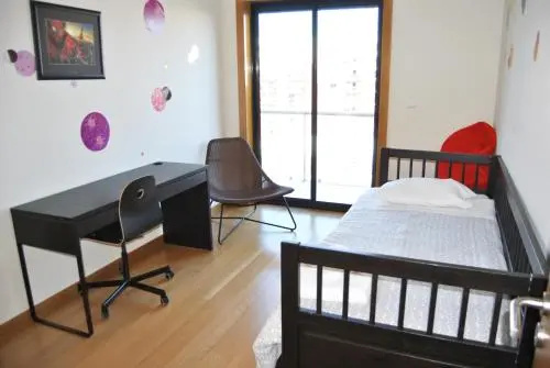 Parque Nacoes Prime Apartments 16 3 quartos — комфортный отель в Лиссабоне