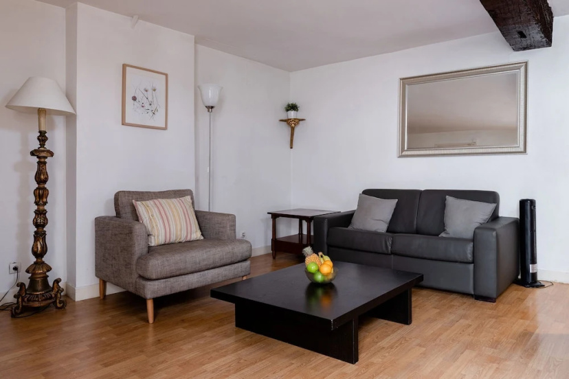Central Paris - Chatelet Apartment — отель в Париже, Франция