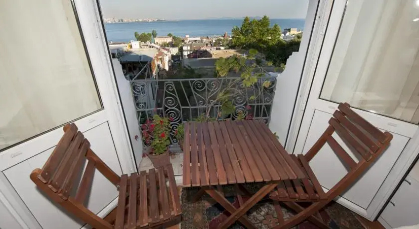 Цены на Rota 2nd Floor guesthouse в Стамбуле
