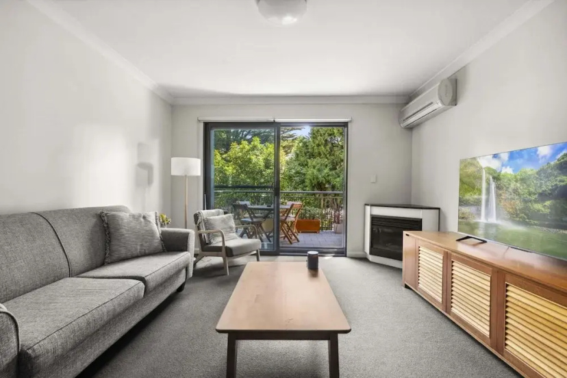Spacious 2-bed Apartment in Heart of Leura 2 — отель в Сиднее, Австралия