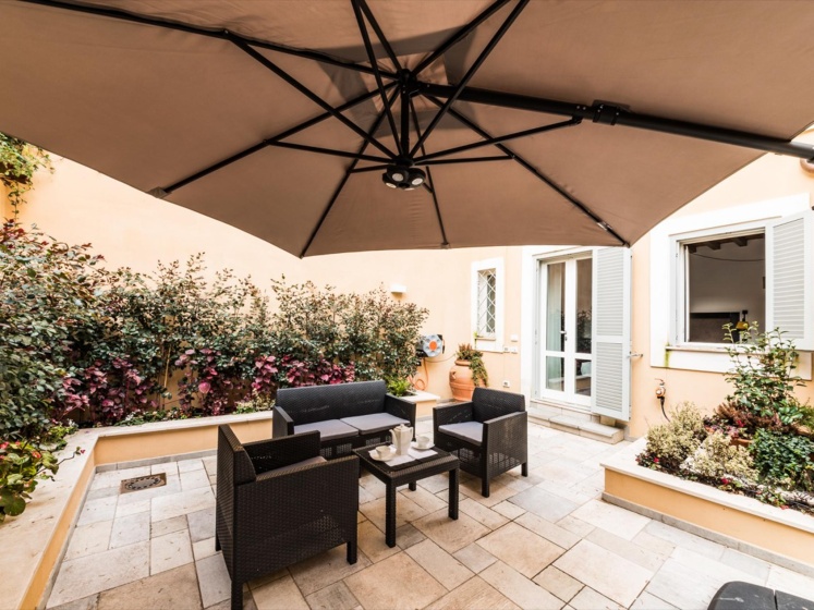 Panisperna Apartment 2 — отель в Риме, Италия