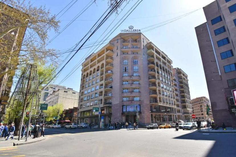 Northern Avenue 2 bedroom Luxury apartment HH777 — отель с удобным расположением в Ереван