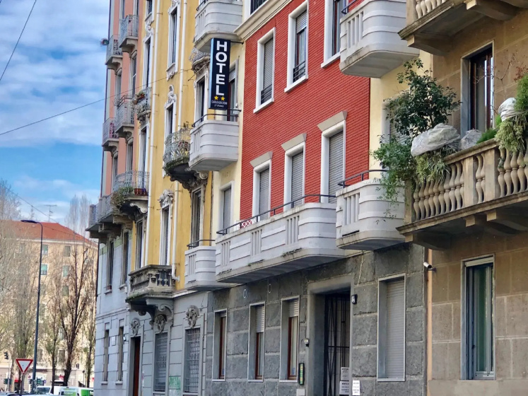 Hotel Carlo Goldoni — отель с удобствами в Милане
