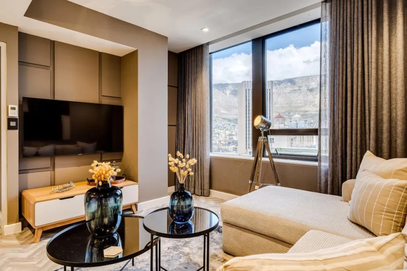 Table Mountain Cape Town 1bd Apt City Suite 1603 — отель с удобствами в Кейптауне