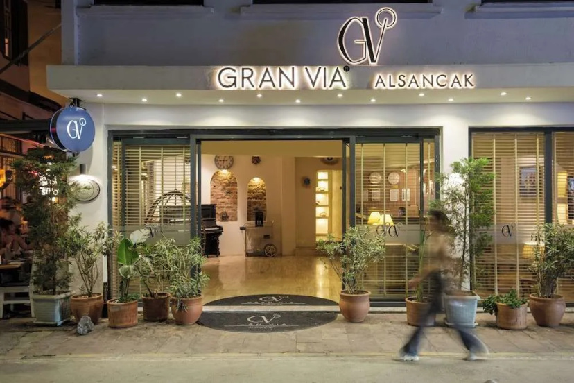 Gran Via Alsancak — отель с удобствами в Измире