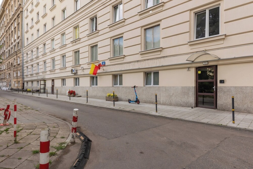 Art Deco Apartment Warsaw by Renters — отель с удобным расположением в Варшаве