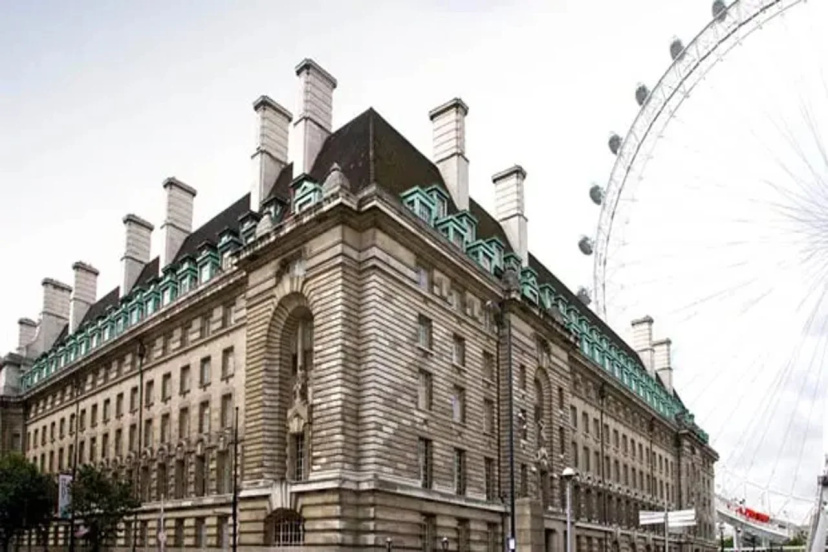 Premier Inn London County Hall — отель с удобствами в Лондоне