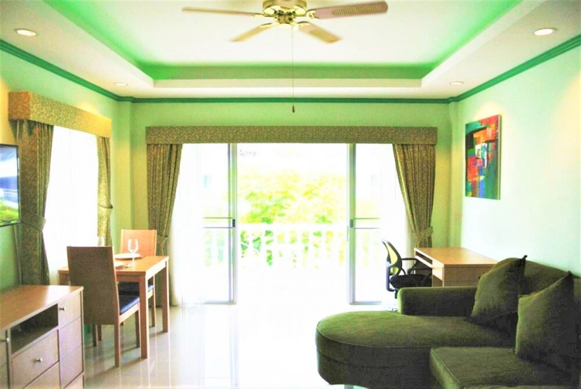 Baan Suan Lalana Sa 1 bedroom apartment with garden view — отель с удобным расположением в Паттайе