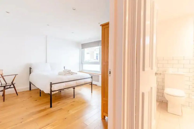 Spacious 1 Bedroom Apartment in Vibrant Angel — комфортный отель в Лондоне