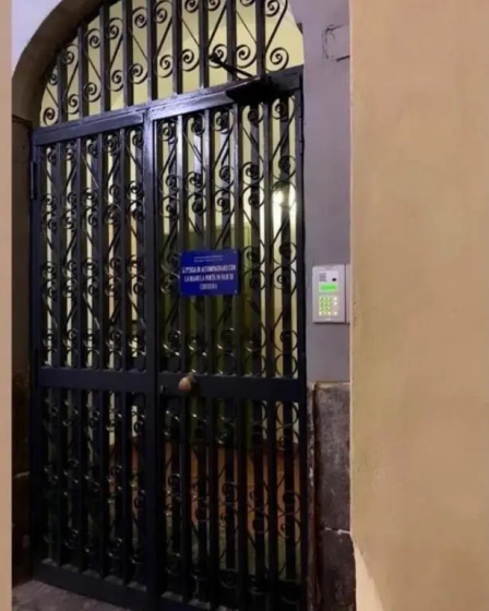 Reginella Duomo Apartment — отель в Неаполе, Италия
